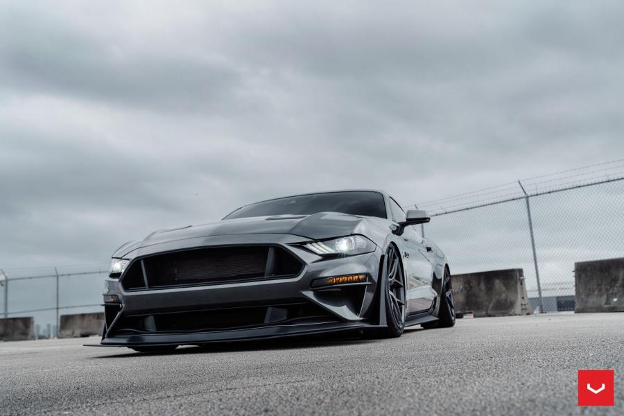  Ford Mustang GT on Vossen Whells (HF-5) 2020 года  (фото 6 из 15)